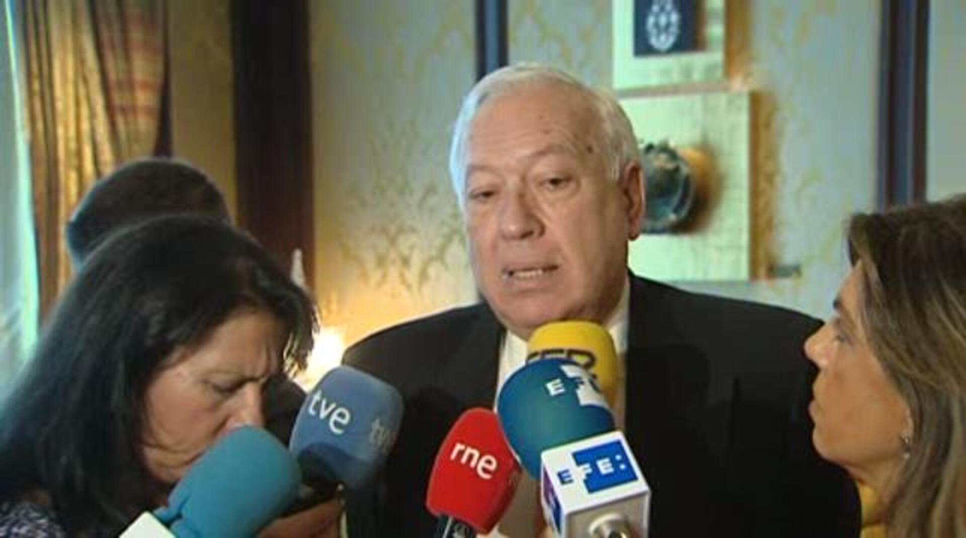 El Rey: «España saldrá adelante con el cuchillo en la boca»