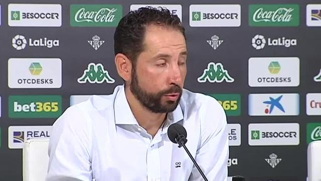 Indignación de Machín con el VAR: &quot;Es mejor que arbitren en el VAR con &#039;b&#039; y tomándose unas cañas&quot;