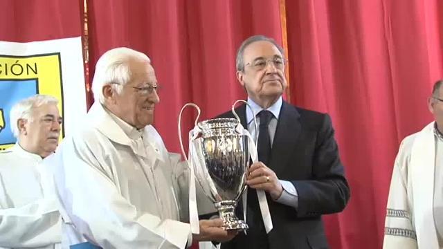 Florentino Pérez: &quot;Para mí es muy emocionante volver a esta iglesia de San Antón&quot;