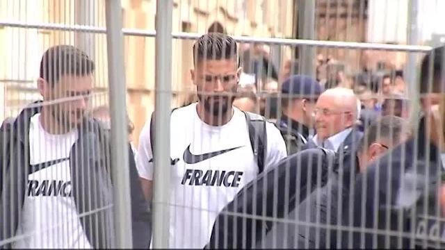 Francia llega a San Petersburgo 24 horas antes de su duelo &quot;fratricida&quot; de semifinales