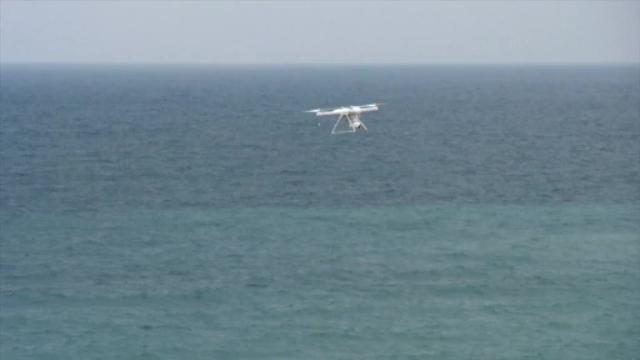 Conil de la Frontera vigila con drones sus playas por la seguridad de los bañistas