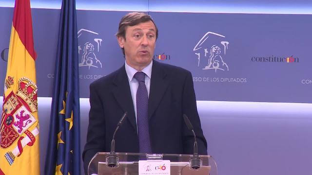 PP respalda la versión de Casado sobre su titulación