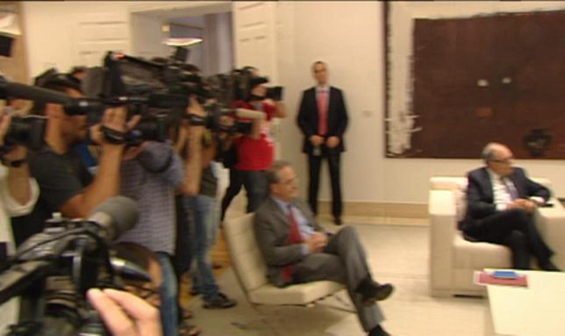 Almunia afirma que Rajoy no le ha pedido la dimisión