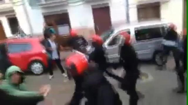 Violento desalojo de un palacio okupa en Pamplona