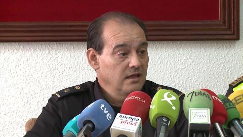 Un dizfraz de payaso diabólico expuesto en una tienda valenciana. El Ayuntamiento de Paterna (Valencia), ha pedido calma a sus vecinos tras detectar varios episodios de sustos a manos de personas disfrazadas de «payasos diabólicos»