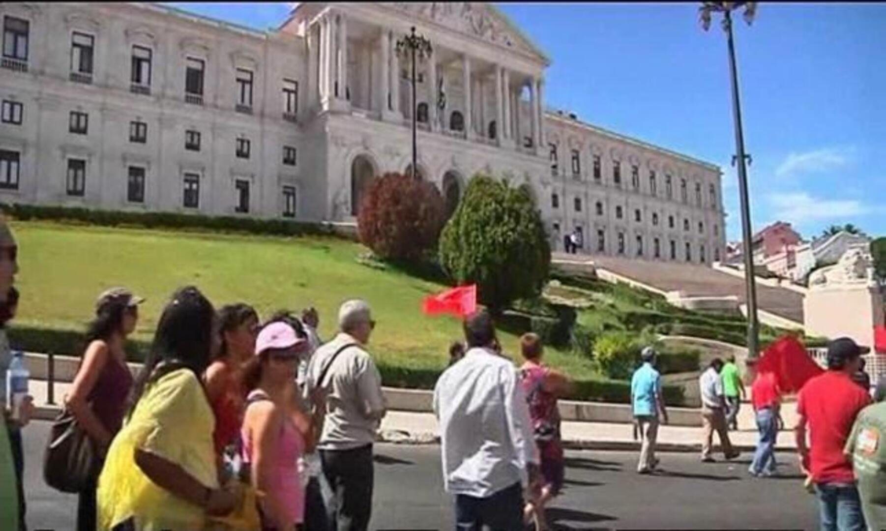 El Gobierno portugués elimina las pagas extras a funcionarios y pensionistas