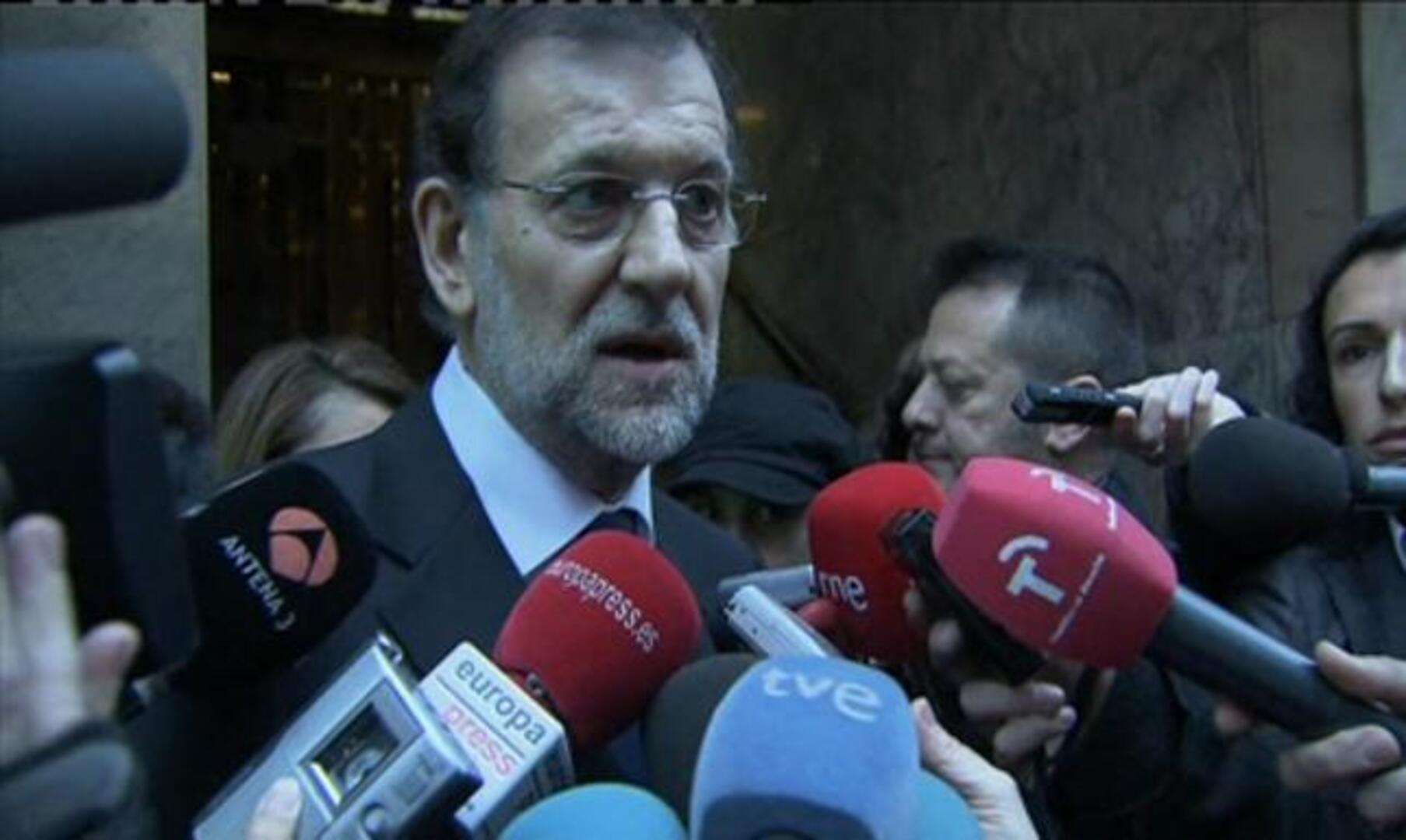 Rajoy asegura a las puertas de la casa de Fraga que «ha muerto uno de los políticos más grandes del siglo»