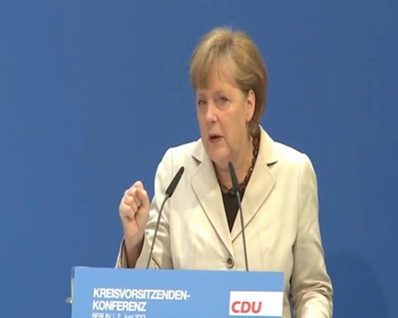 Alemania apoyará los eurobonos a cambio de que los demás países cedan soberanía a la UE