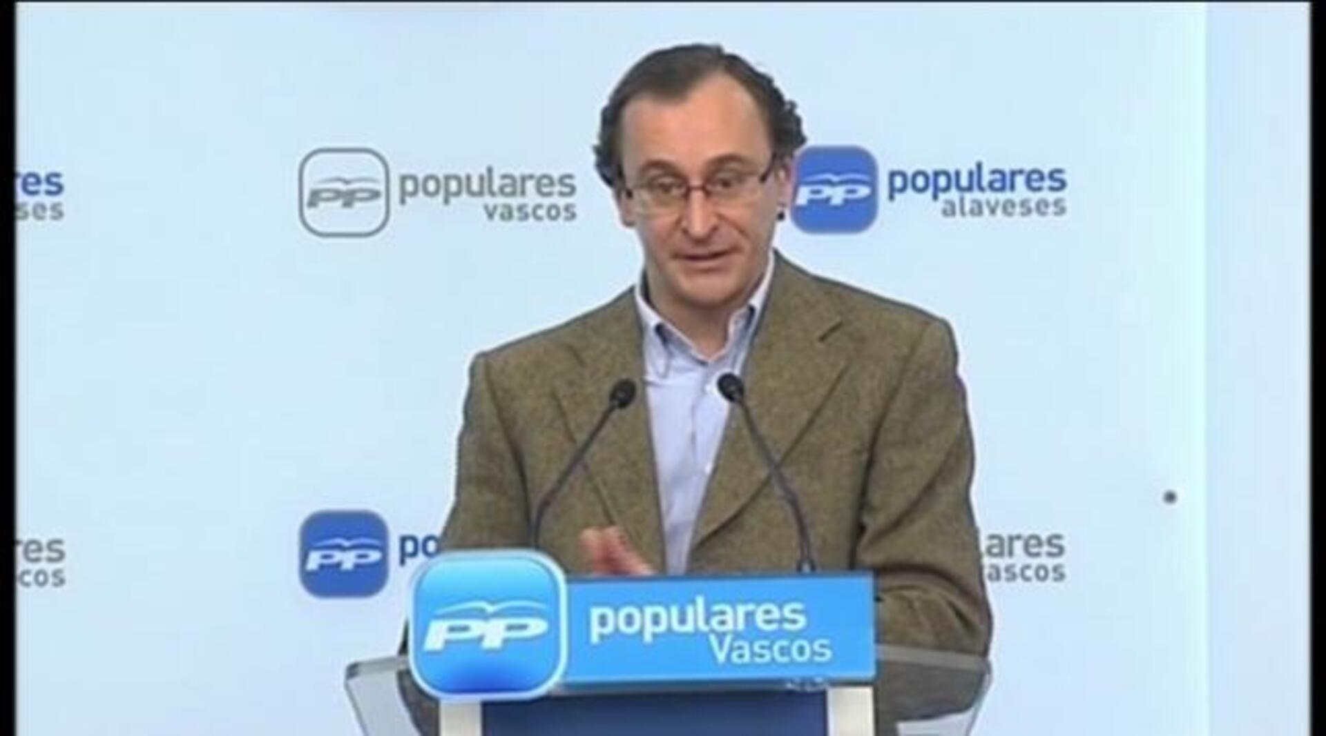 Fátima Báñez: «Confío en la responsabilidad de los sindicatos»