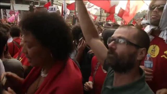 Lula da Silva elude entregarse a la Policía de Brasil