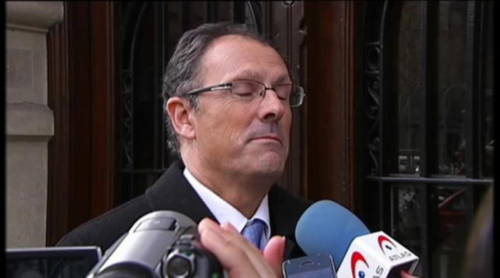 Urdangarín sale del Juzgado «cansado, pero satisfecho» tras 23 horas y media de interrogatorios