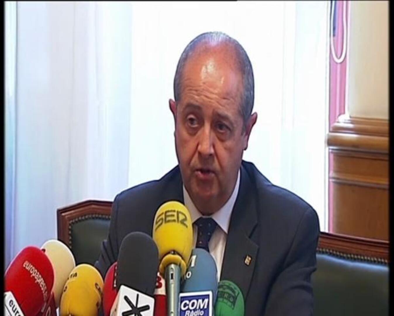 Puig no contempla «en ningún caso» que la acampada del 15M se prolongue