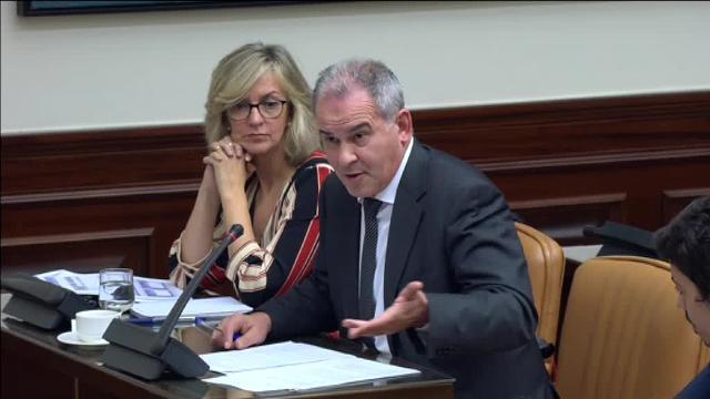 Rifirrafe entre Lasarte y De la Torre en la Comisión de Presupuestos