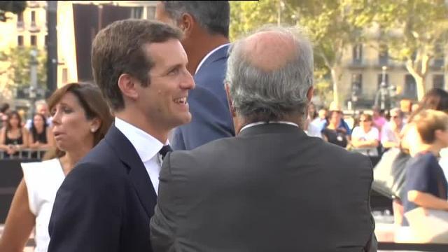 Barcelona recuerda a las víctimas de los atentados de Las Ramblas y Cambrils con un acto oficial en la plaza Catalunya