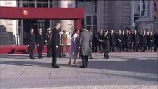 Los Reyes reciben al presidente chino y a su esposa con honores militares