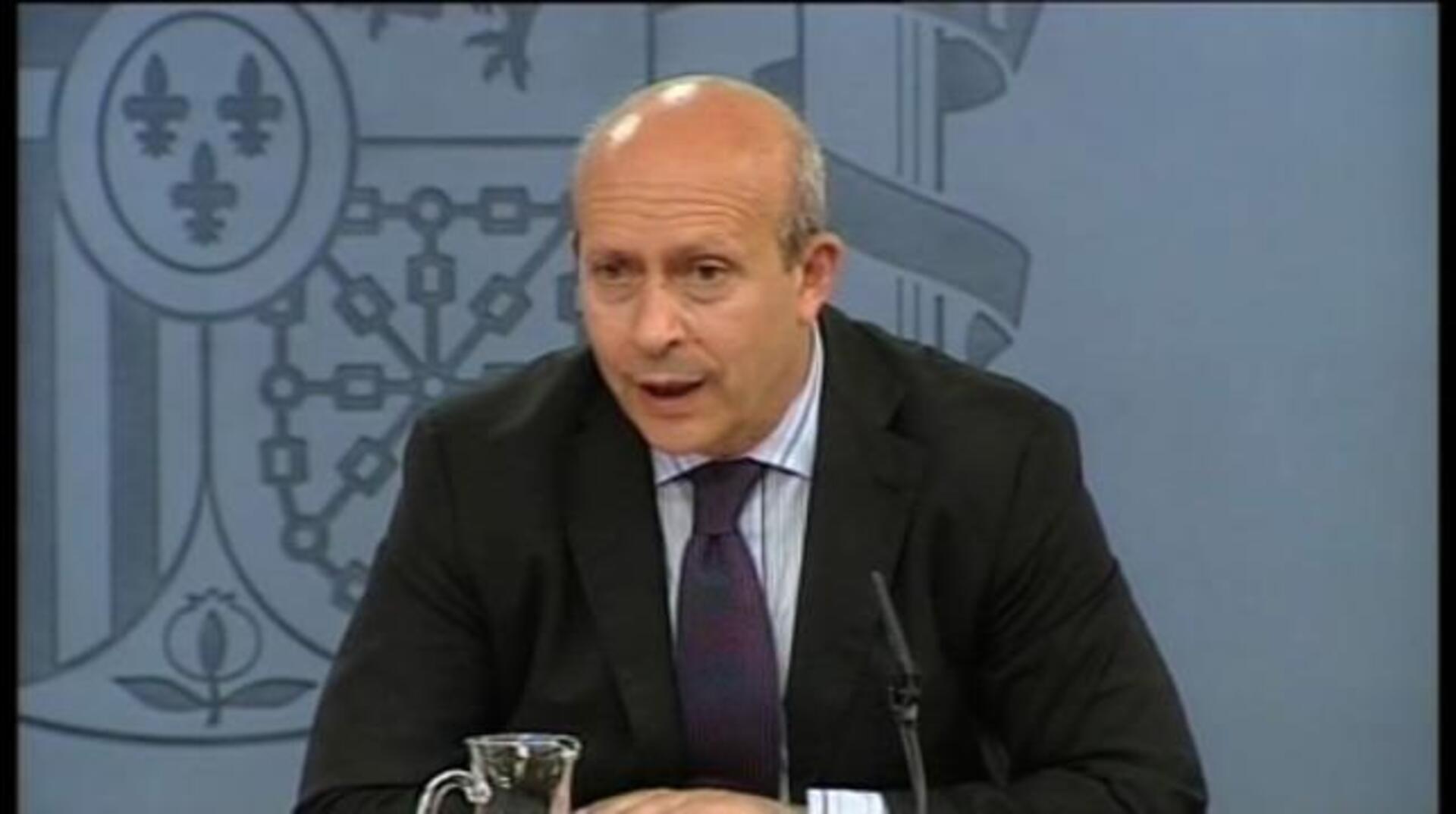 Los universitarios con beca que no aprueben el 50% de los créditos deberán devolverla