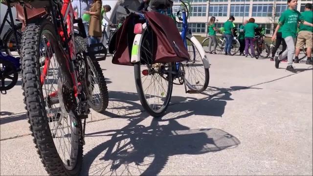 Valladolid pedalea por la educación pública