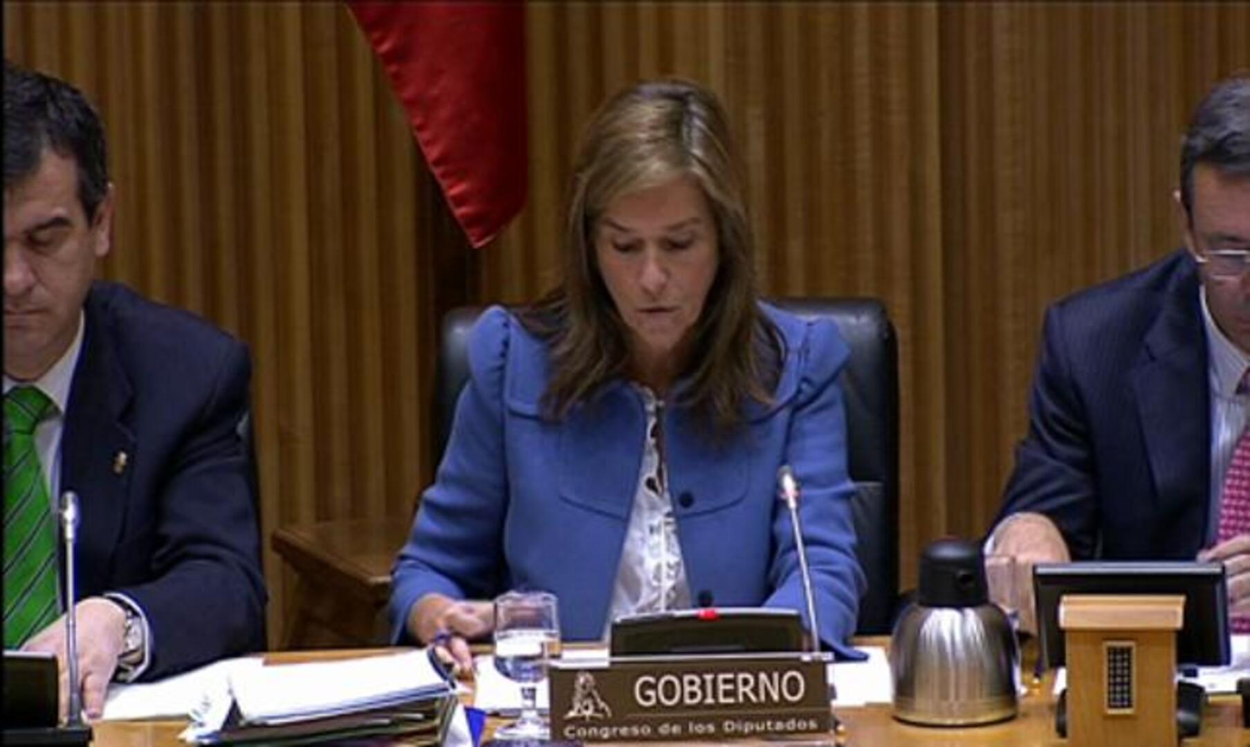 Ana Mato encarga un informe técnico para decidir si mantiene la venta libre de la píldora del día después