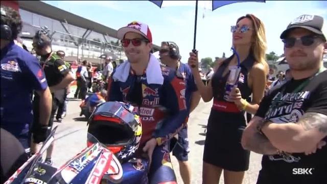 Nicky Hayden, en estado crítico tras ser atropellado por un coche mientras iba en bicicleta