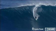 Rodrigo Koxa bate el récord de la ola más alta surfeada y gana el premio a la mayor ola del año