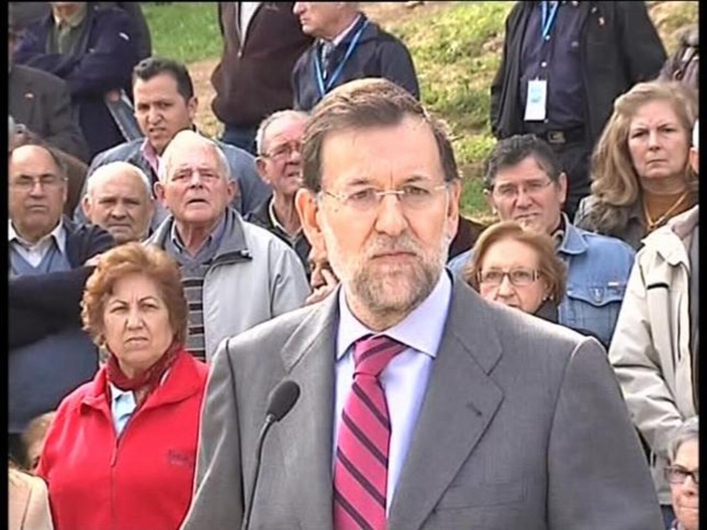 Rajoy ve ridícula la política energética del Gobierno y exige un pacto autonómico