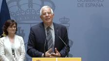 Borrell coge el relevo de Exteriores de la mano de su "amigo" Dastis