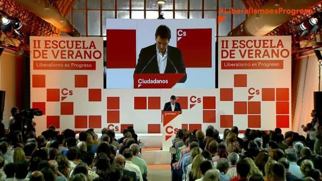 Rivera critica a Sánchez: &quot;Va a hacer más dedazos que Rajoy&quot;