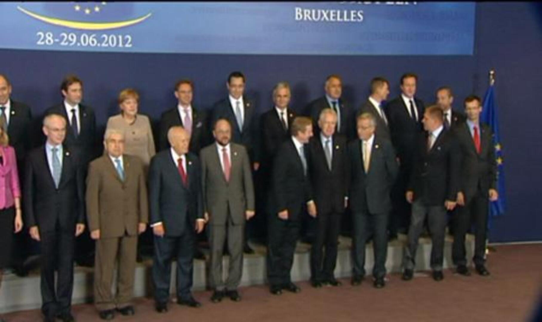 La compra de la deuda de España e Italia centra el inicio de la cumbre de la UE