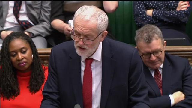 El Parlamento británico obliga a Theresa May a pedir una prórroga a Bruselas