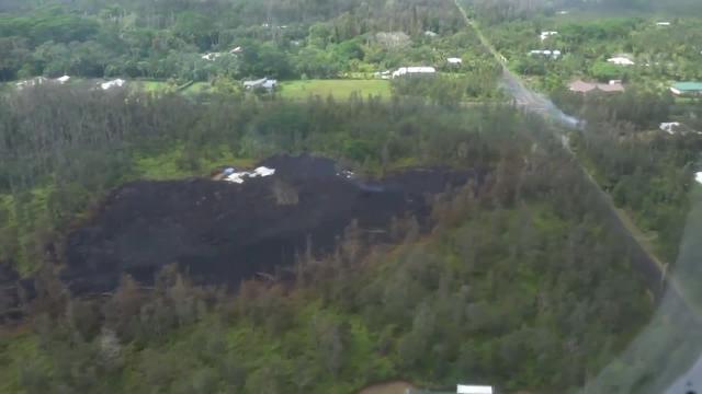 El volcán Kilauea lanza un nuevo flujo de roca fundida