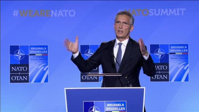 El secretario general de la OTAN, Jens Stoltenberg, ofrece una rueda de prensa sobre un acuerdo de cooperación entre la UE y la OTAN en Bruselas, Bélgica