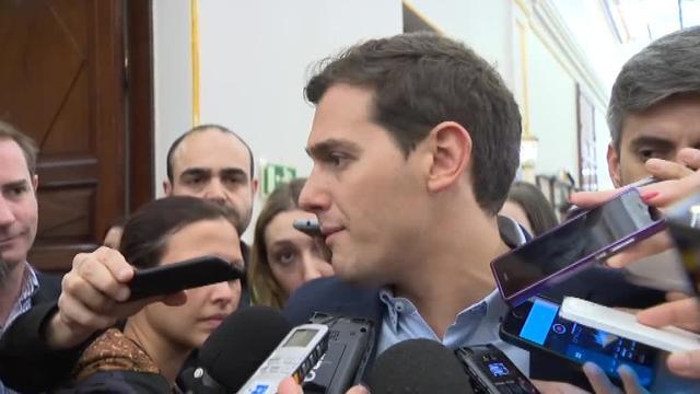 Rivera muestra a Rajoy el pacto anticorrupción