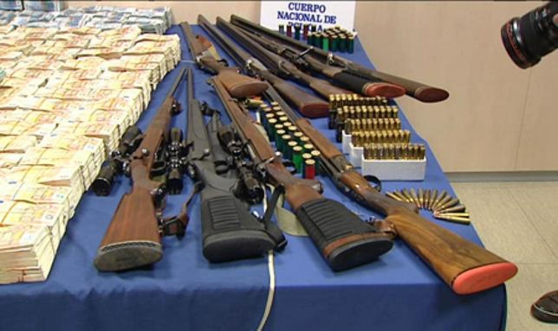 El arsenal de la Operación Emperador, una alfombra de billetes