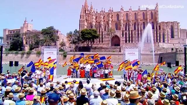 Manuel Valls: &quot;Se debe defender la Constitución&quot;