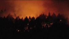 Al menos 220 hectáreas calcinadas por el incendio activo en el Teide desde el domingo