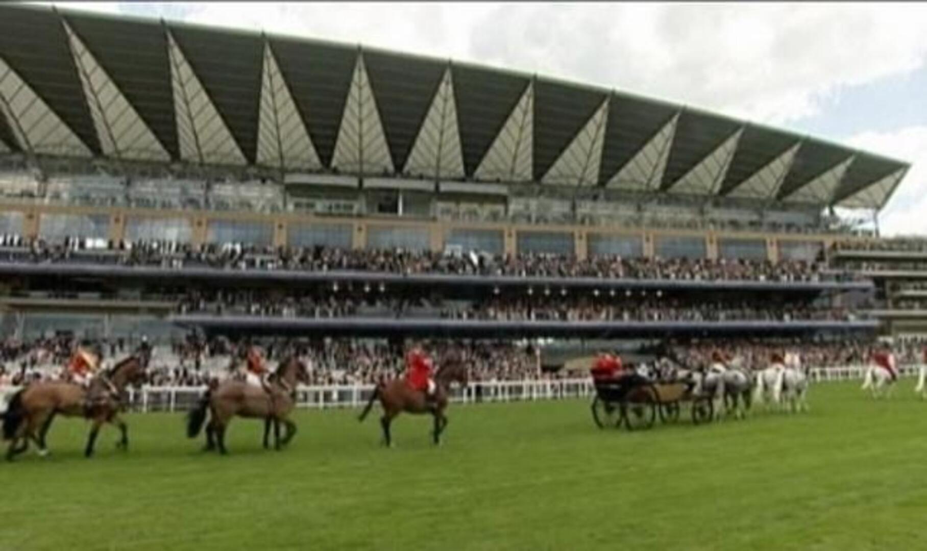La moda es lo primero en el Día de las Damas de Ascot
