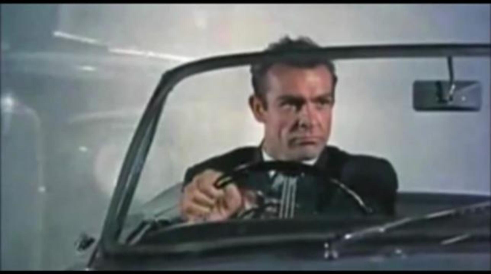 Daniel Craig repetirá como James Bond dos veces más