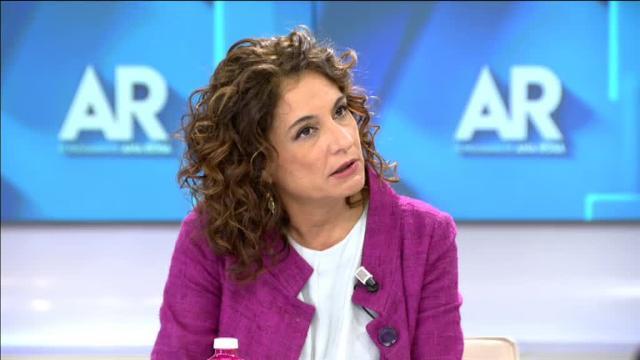 Montero insiste en que no habrá &quot;ninguna contraprestación&quot; fuera de las cuentas públicas al apoyo de los PGE