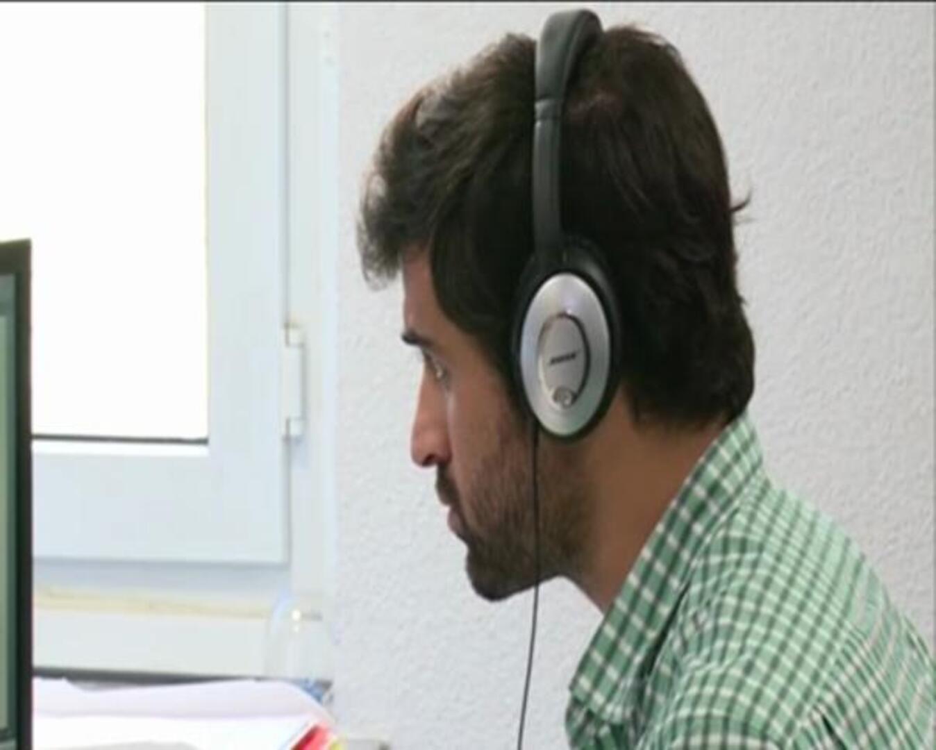 El número de parados registrados en mayo baja en 30.113 personas