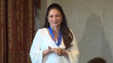 Gloria Estefan recibe la Medalla de Oro de las Bellas Artes