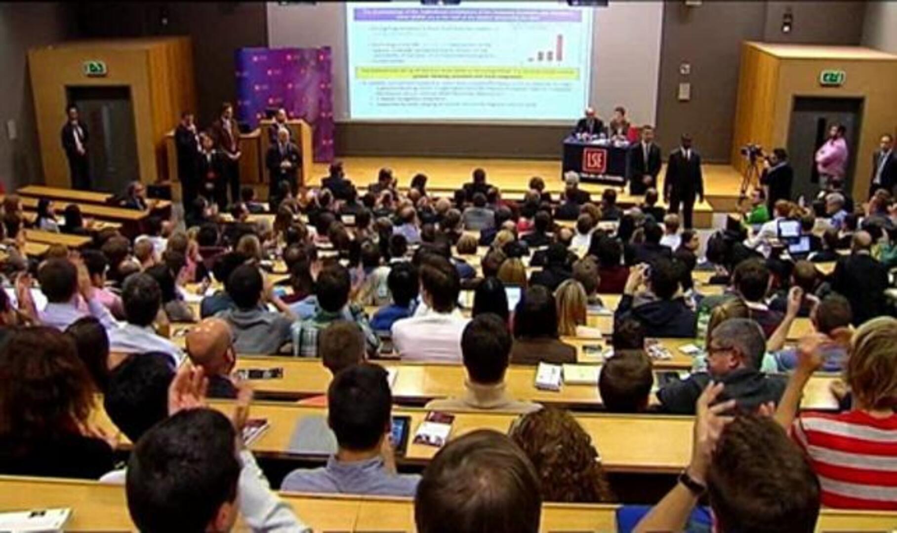 Los «indignados» de Londres plantan a De Guindos, que les ofreció dialogar