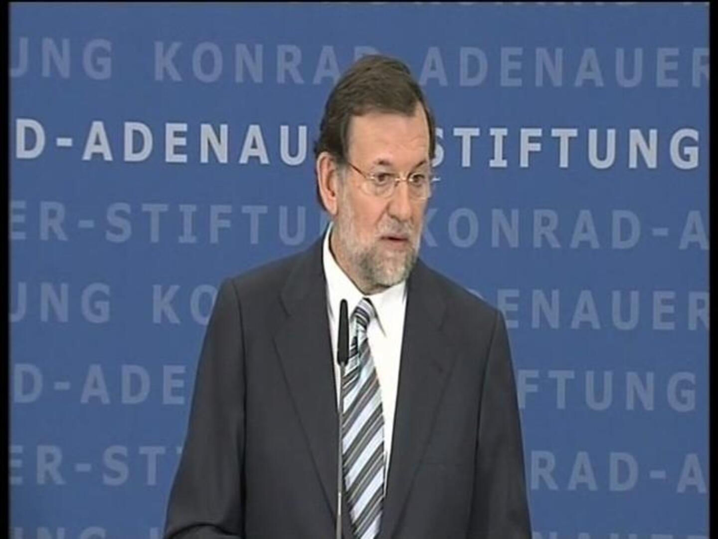 Rajoy dice a Merkel que el euro es interés de todos