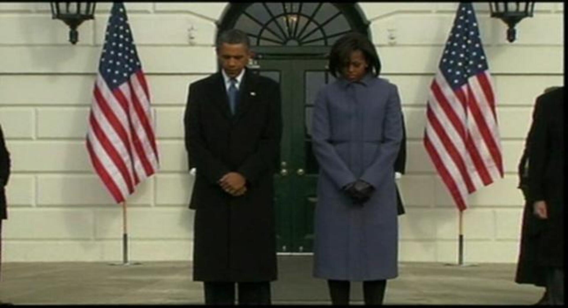 Un minuto de silencio por las víctimas de Tucson