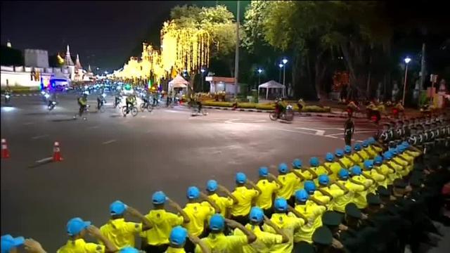 El rey de Tailandia, ciclista por una buena causa