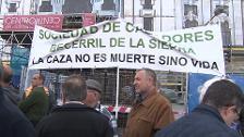 Cazadores se concentran para exigir respeto en Madrid