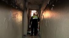 Un policía municipal salva a tres adultos y cuatro niños de un impresionante incendio en Murcia