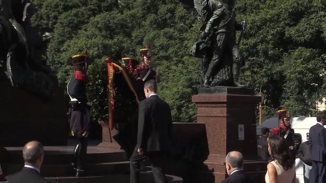 Los Reyes inician su viaje de Estado a Argentina