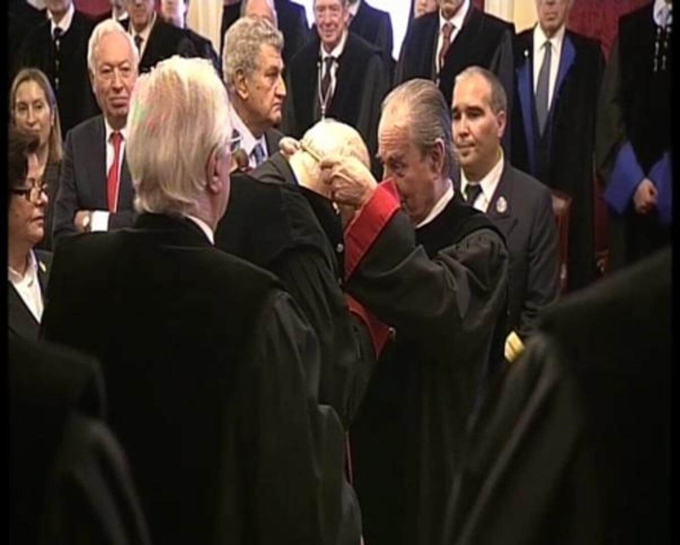 Rajoy descarta «desandar» en el Estado autonómico pero plantea «repensarlo»