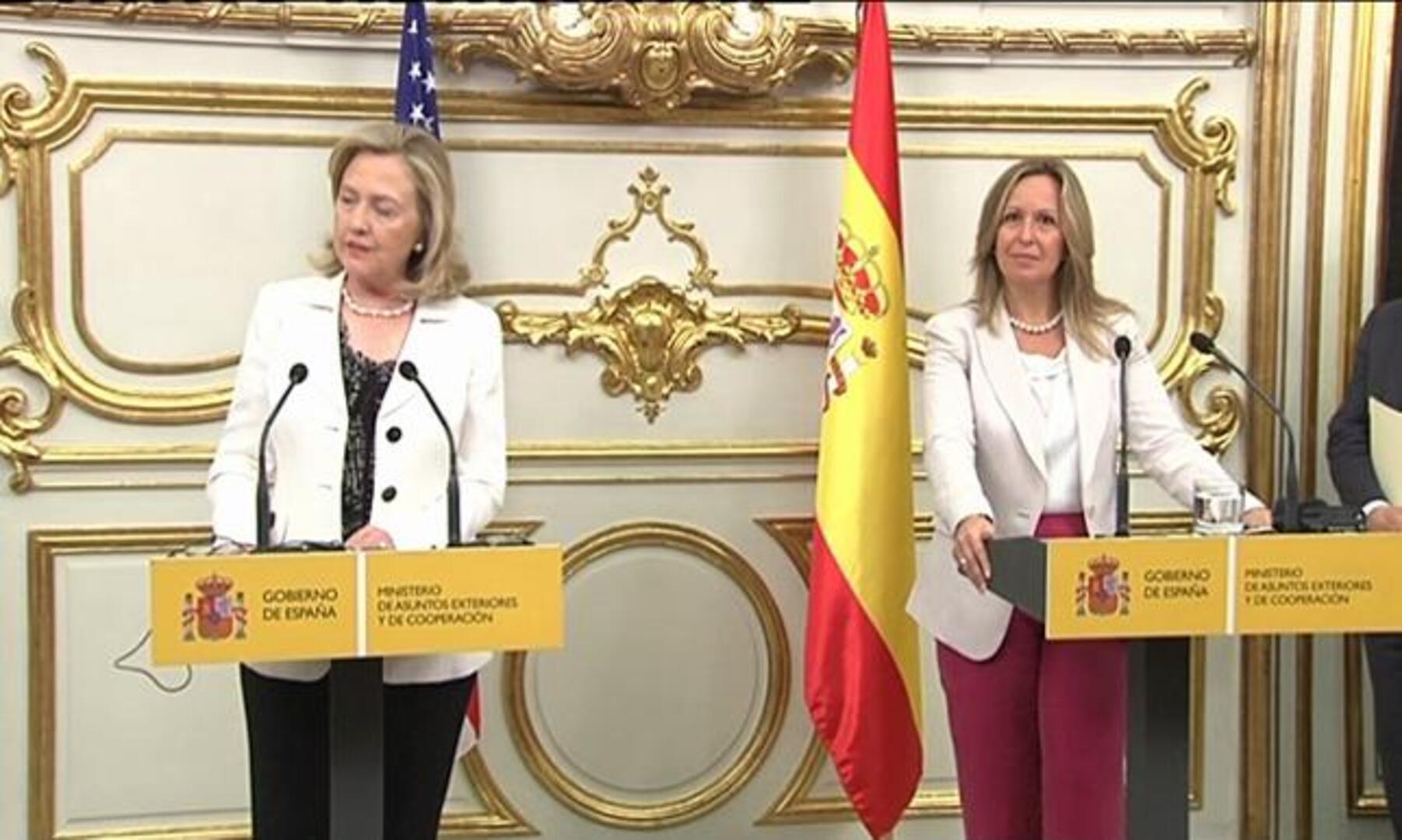 Clinton felicita al Ejército español por su «valor y destreza» en Afganistán