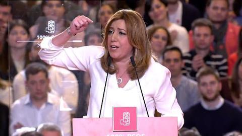 La presidenta de la Junta de Andalucía, Susana Díaz, con Felipe González y Zapatero